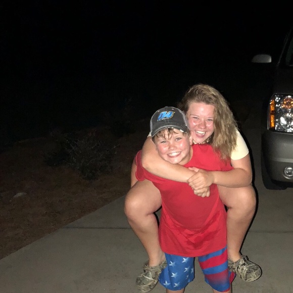 Meet your Posher, Madison - Picture 1 of 1